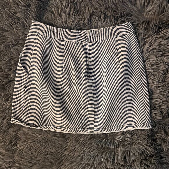 lelis collection denim mini skirt with pockets - Picture 3 of 3